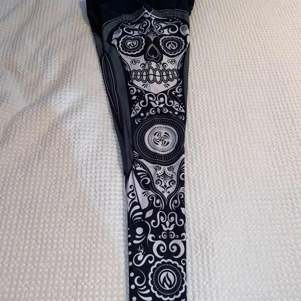 InkNBurn Sugar skull performance tights, Size 8
